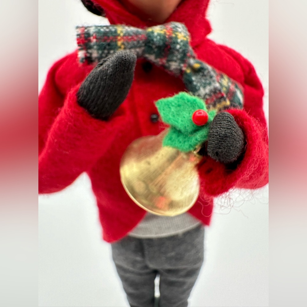 Byers Choice Christmas Caroler Man Holding Bell 1991 RARE/ VINTAGE Collectibles - Picture 3 of 7